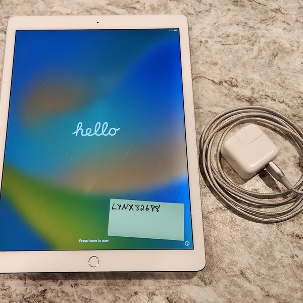 Apple iPad Pro 12.9 inch 1st Gen 2015 - Wi-Fi, 128 GB, Gray, A1584, 1st Gen 2015