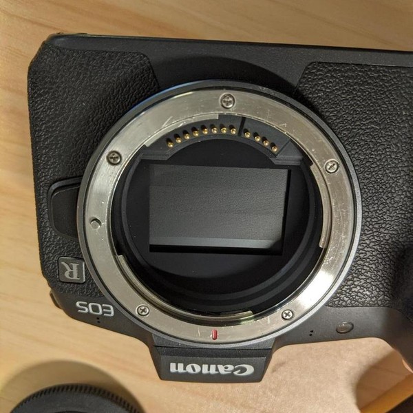 Canon EOS R
