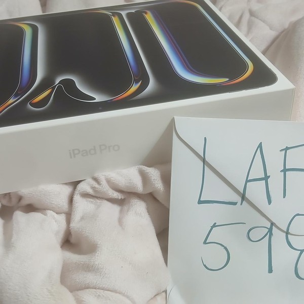 Apple iPad Pro 13 inch (M5) 2025 - Wi-Fi, 256 GB, Space Black, Apple M5 9-Core, A3360, Standard Glass