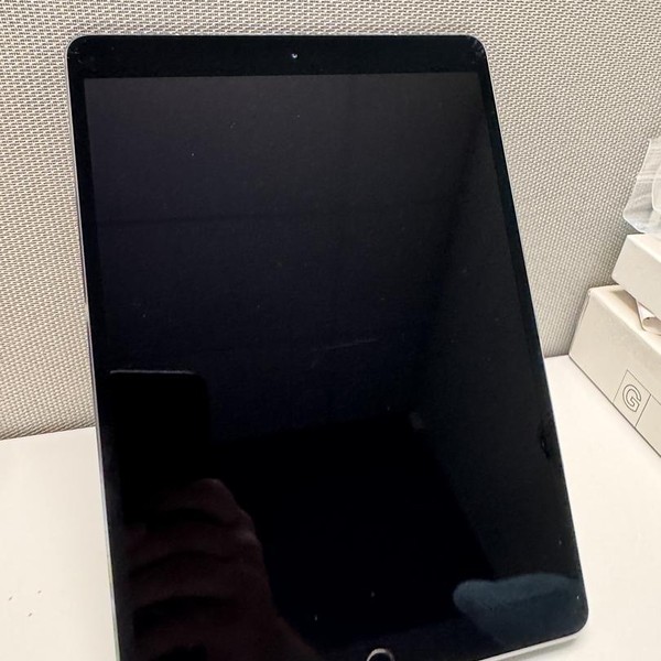 Apple iPad Pro 10.5 inch - Unlocked, 64 GB, Silver