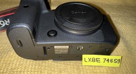 New
													Canon EOS R6, photo 4 of 17