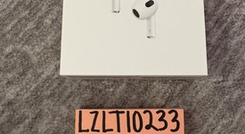 New
													Apple AirPods 3rd Gen - MagSafe Case, photo 1 of 2