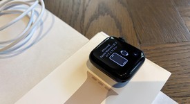 Good
													Apple Watch SE 2nd Gen 40mm - Unlocked, Midnight, A2726 - Cellular, Aluminum, photo 3 of 4