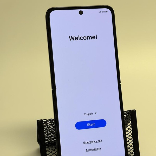 Samsung Galaxy Z Flip5 - Unlocked, 512 GB, Space Gray, 8 GB, SM-F731U1