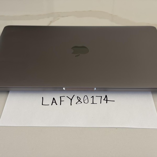 MacBook Pro 2020 - 13 inch - 256 GB, Gray, 8 GB, Apple M1