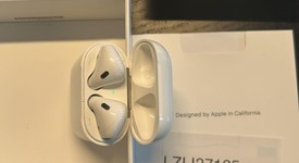 Used
													Apple AirPods 2nd Gen - Lightning Case, photo 4 of 4