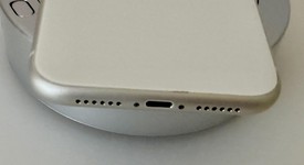 Good
													Apple iPhone 11 - Unlocked, White, 64 GB, A2111, photo 5 of 8