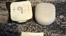 Used
													Bose QuietComfort Ultra Earbuds - White, photo 1 of 5