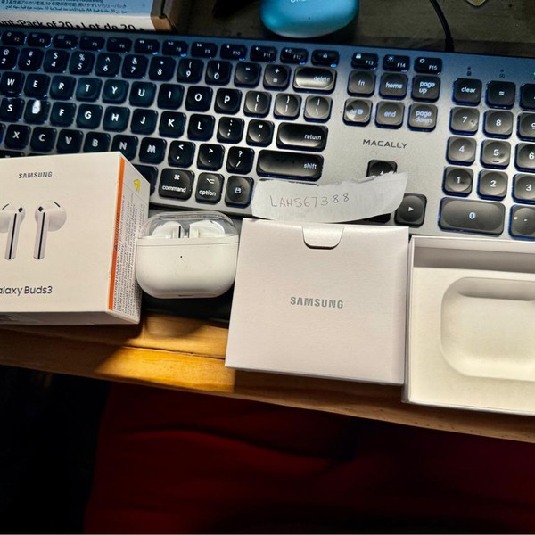 Samsung Galaxy Buds3 - White
