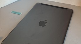 Good
													Apple iPad 9th Gen - Unlocked, Gray, 64 GB, A2603, photo 4 of 5