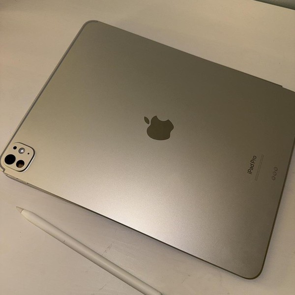 Apple iPad Pro 13 inch (M4) 2024 - Wi-Fi, 256 GB, Silver, 8 GB, A2925, Standard Glass