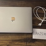 Good MacBook Air 2019 - 13 inch - 256 GB, Silver, 8 GB, Intel Core i5