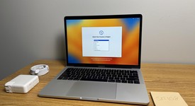 Fair
													MacBook Pro 2017 (No Touch Bar) - 13" - I5, Silver, 256 GB, 8 GB, photo 1 of 8