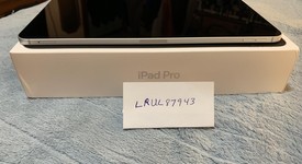 Mint
													Apple iPad Pro 11" 2018 - AT&T, Silver, 64 GB, A2013, photo 5 of 9