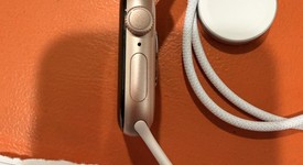 Good
													Apple Watch Series 10 42mm - Unlocked, Rose Gold, A3001 - Cellular, Aluminum, photo 4 of 8