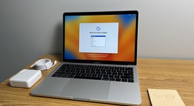 Good
													MacBook Pro 2017 (No Touch Bar) - 13" - I5, Silver, 256 GB, 8 GB, photo 1 of 7