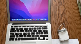Good
													MacBook Air 2017 - 13" - I5, Silver, 256 GB, 8 GB, photo 5 of 9