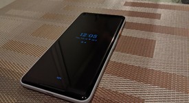 Mint
													Google Pixel 2 XL - Unlocked, Black & White, 128 GB, Google Edition, photo 2 of 16