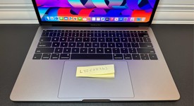 Good
													MacBook Pro 2017 (No Touch Bar) - 13" - I5, Gray, 256 GB, 8 GB, photo 4 of 8