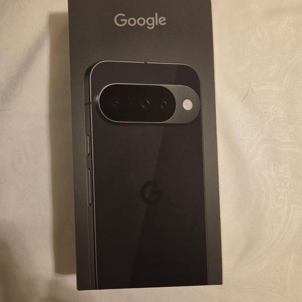Google Pixel 10 - T-Mobile, 128 GB, Obsidian, GLBW0