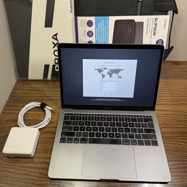 MacBook Pro 2017 (No Touch Bar) - 13 inch - I5, Gray, 512 GB, 16 GB