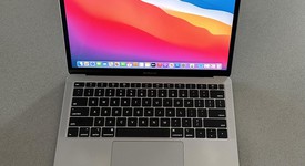 Good
													MacBook Air 2018 - 13" - I5, Gray, 256 GB, 8 GB, photo 1 of 17