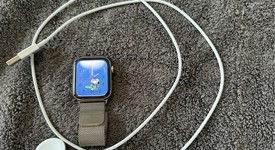 Good
													Apple Watch Series 6 44mm - Unlocked, Gold, A2294 - Cellular, Stainless Steel, photo 2 of 12