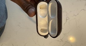 Used
													Apple AirPods Pro - MagSafe Case, photo 5 of 6