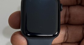 Good
													Apple Watch SE 2nd Gen 44mm - Unlocked, Midnight, A2727 - Cellular, Aluminum, photo 5 of 14