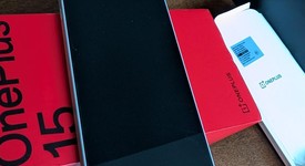 Mint
													OnePlus 15 - Unlocked, Sand Storm, 512 GB, 16 GB, photo 4 of 9