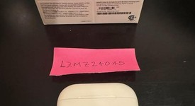 Used
													Apple AirPods Pro - Wireless Case, photo 3 of 5