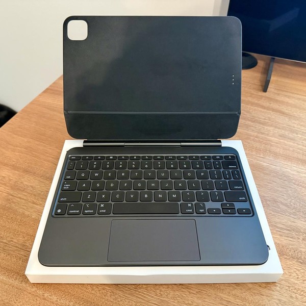 Apple Magic Keyboard for iPad Pro - Black