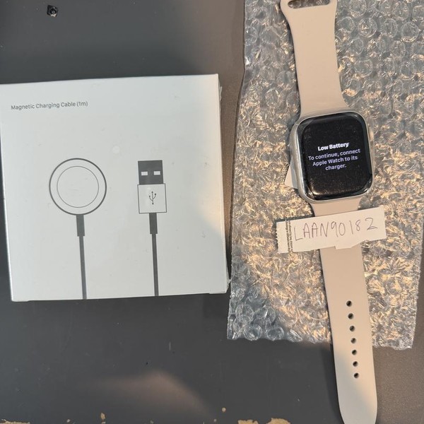 Apple Watch Series 8 45mm - Starlight, A2771 - GPS, Aluminum