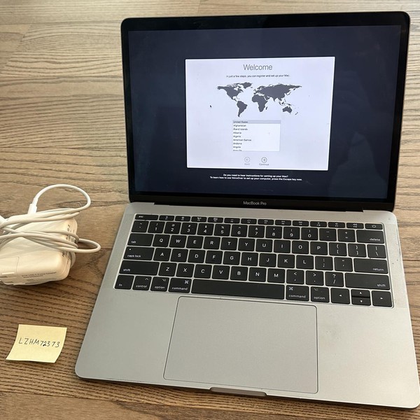 MacBook Pro 2017 (No Touch Bar) - 13 inch - 128 GB, Gray, 8 GB, Intel Core i5