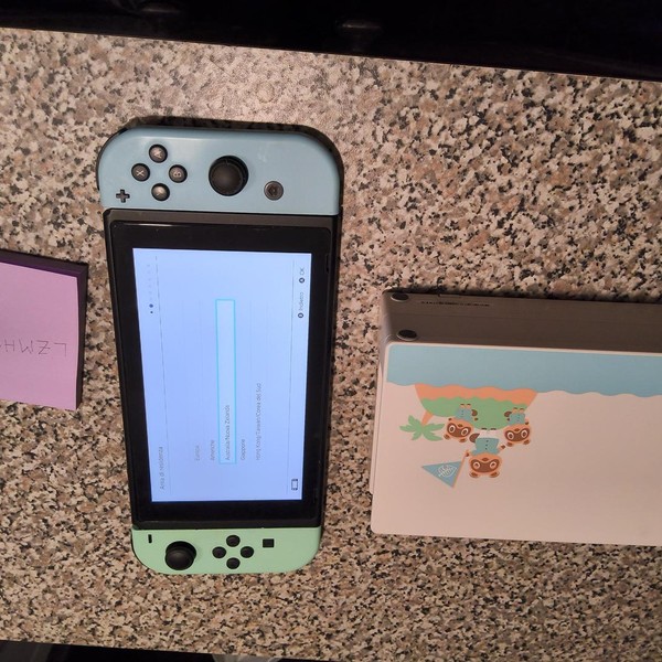 Nintendo Switch - 32 GB, Animal Crossing: New Horizons