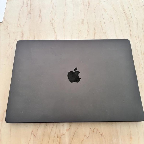 MacBook Pro Late 2023 (M3) - 16 inch - 2 TB, Black, 128 GB, Apple M3 Max 16-core, 40-core GPU