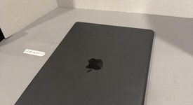 Fair
													Apple iPad 8th Gen - Unlocked, Gray, 32 GB, A2428, photo 5 of 7