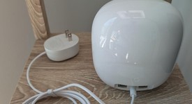 Good
													Google Nest Wifi Pro 6e Mesh Router - Snow, Single, photo 2 of 3
