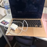 Good MacBook Air 2020 - 13 inch - 256 GB, Gold, 8 GB, Intel Core i3