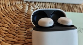 Used
													Google Pixel Buds Pro 2 - Porcelain, photo 4 of 5