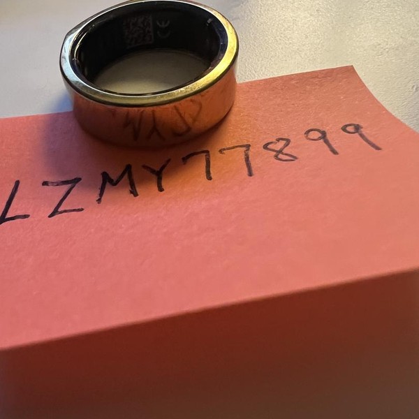 Oura Ring Gen 3 - Gold, Size 8, Heritage