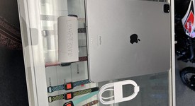 Mint
													Apple iPad Pro 12.9" 6th Gen 2022 - Unlocked, Silver, 128 GB, photo 3 of 7