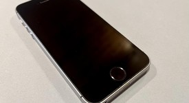 Good
													Apple iPhone SE 1st Gen 2016 - Unlocked, Grey, 128 GB, A1662, photo 3 of 13