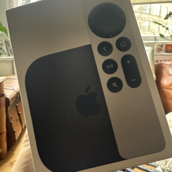 Apple TV 4k 3rd Gen (2022) - 128 GB, Wi-Fi + Plus Ethernet