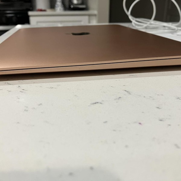 MacBook Air 2020 - 13 inch - 256 GB, Gold, 8 GB, Intel Core i3