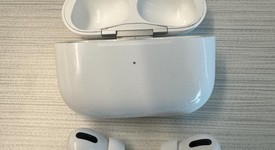 Used
													Apple AirPods Pro 1st Gen - Wireless Case, photo 4 of 6