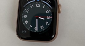 Mint
													Apple Watch Series 5 40mm - Gold, A2092 - GPS, Aluminum, photo 2 of 7