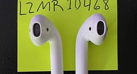 Used
													Apple AirPods 2nd Gen - Lightning Case, photo 4 of 5