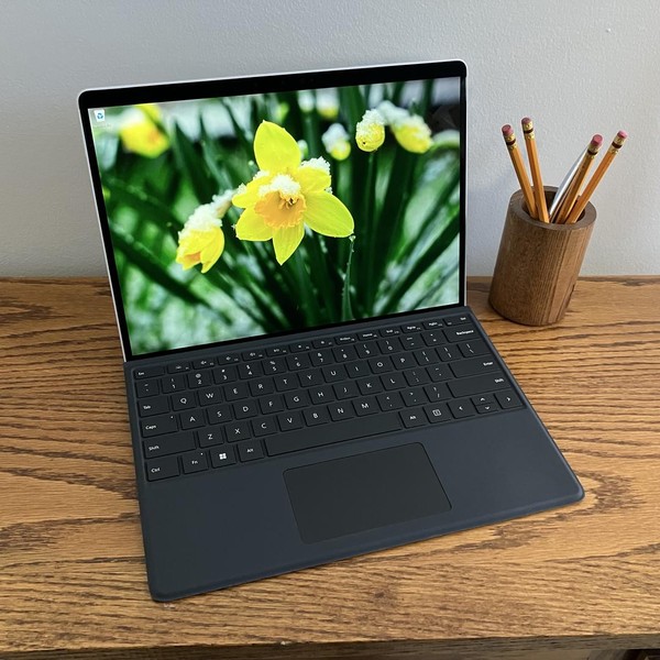 Microsoft Surface Pro X - 256 GB, Platinum, 8 GB, Microsoft SQ 1, Wi-Fi Only