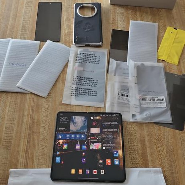 Oppo Find N5 - Unlocked Non-US, 512 GB, Cosmic Black, 16 GB